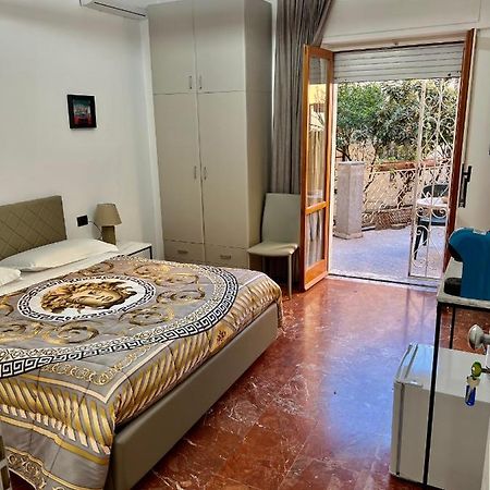 Rooms Lungomare Кротоне Экстерьер фото