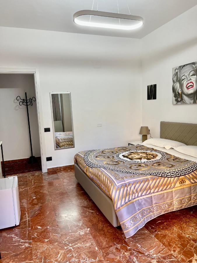 Rooms Lungomare Кротоне Экстерьер фото